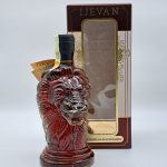IJEVAN brandy souvenir LION HEAD (LVÍ HLAVA), 5 let, 0,5 l 40%